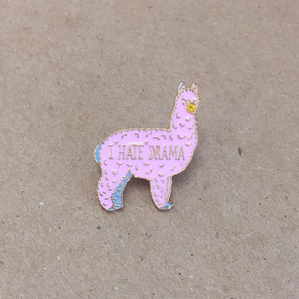 “I hate drama” llama (enamel pin)